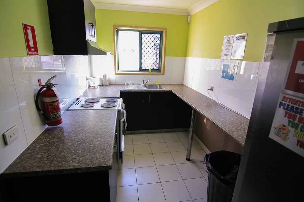 Sleeping Inn Backpackers Resort Guldkusten Exteriör bild