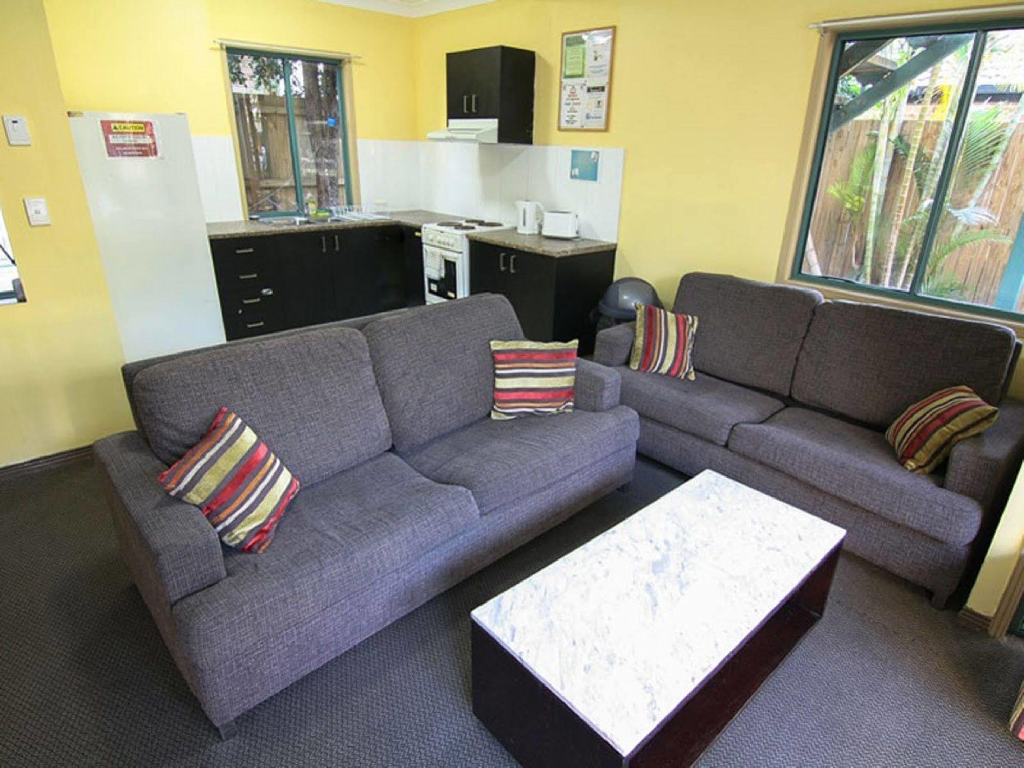 Sleeping Inn Backpackers Resort Guldkusten Exteriör bild